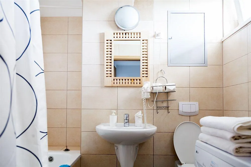 *** Hotel Locust Tree Apartments Budapest Hungary